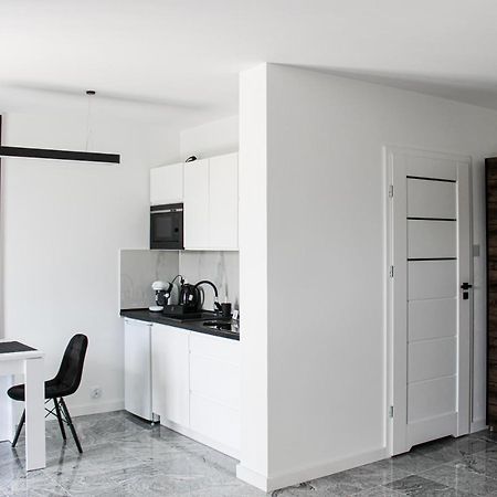 Apartament Black-Niska Z Garazem Podziemnym Kielce Kültér fotó