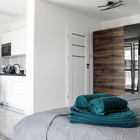Apartament Black-Niska Z Garazem Podziemnym Kielce Kültér fotó